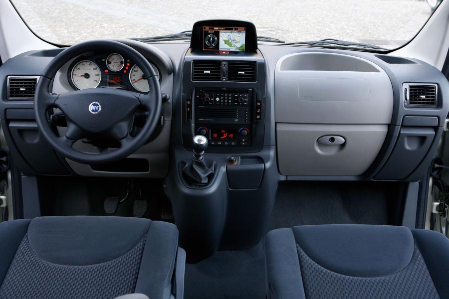  Fiat Scudo Panorama 2008 года  (фото 6 из 12)